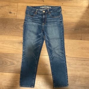 American Eagle size 6 high rise crop super stretch